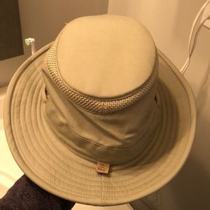 Tilley hat never worn!